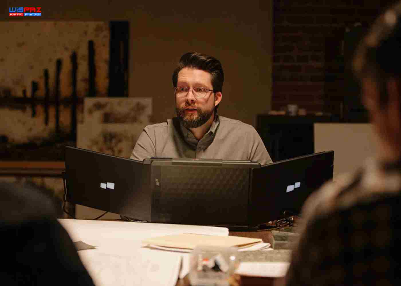 How a Laptop Monitor Extender Can Help You Multitask