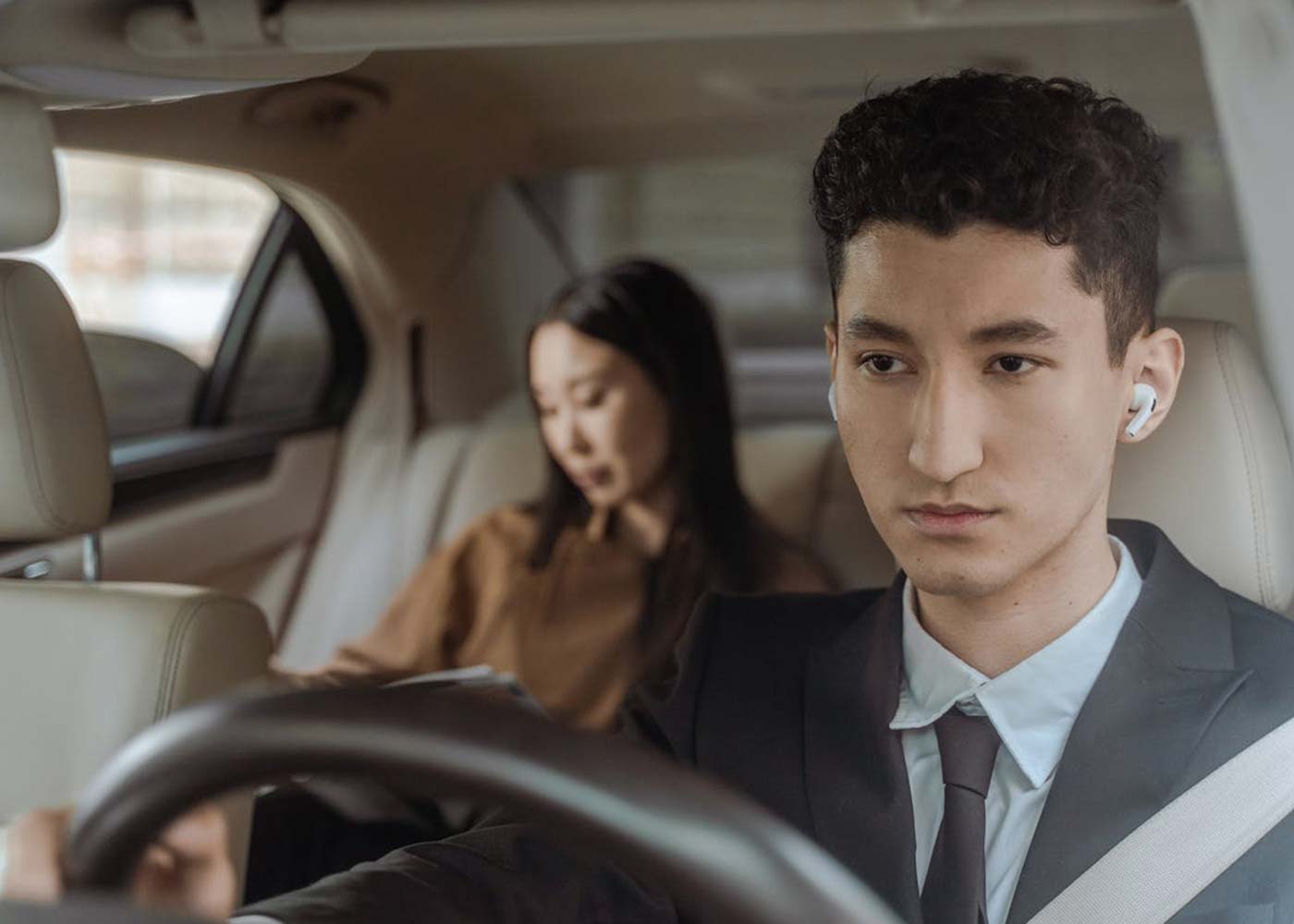 5 Benefits of Hiring a Chauffeur When Going on an Extended Vacation