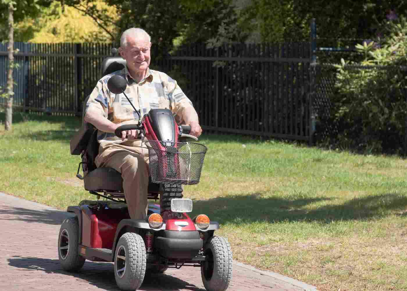 5 Compelling Benefits of Buying a Mobility Scooter for Seniors