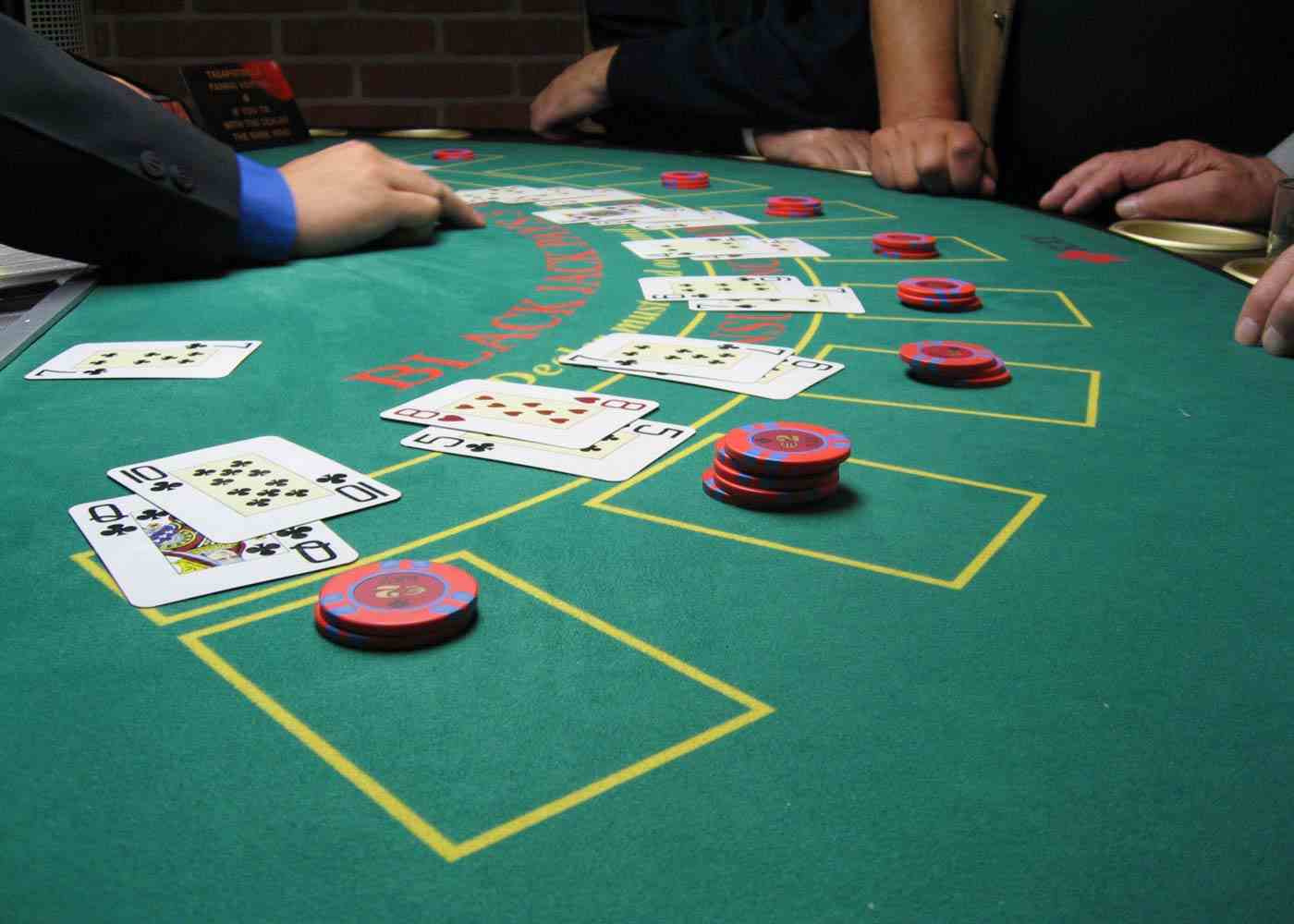 5 Differences between Blackjack and Poker Players
