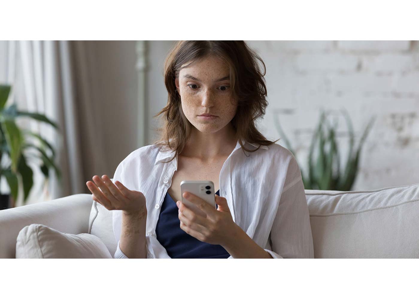 5 Signs Cybercriminals Have Infected Your Phone (And How to Fix It)