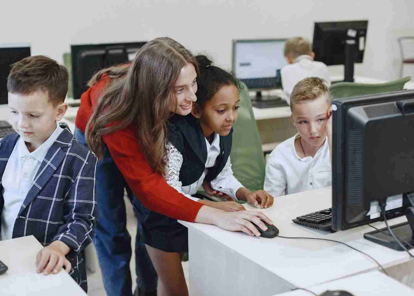 6 Teacher's Tips to Consider For Organizing a Research Assignment