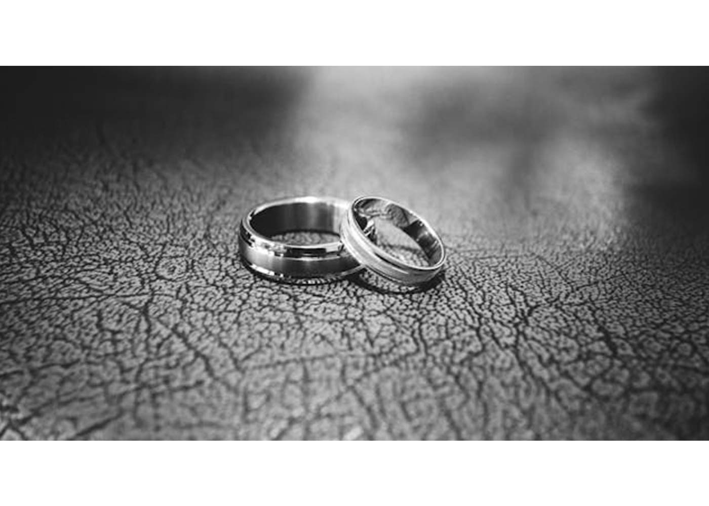 A Buyer's Guide for Men's Wedding Bands