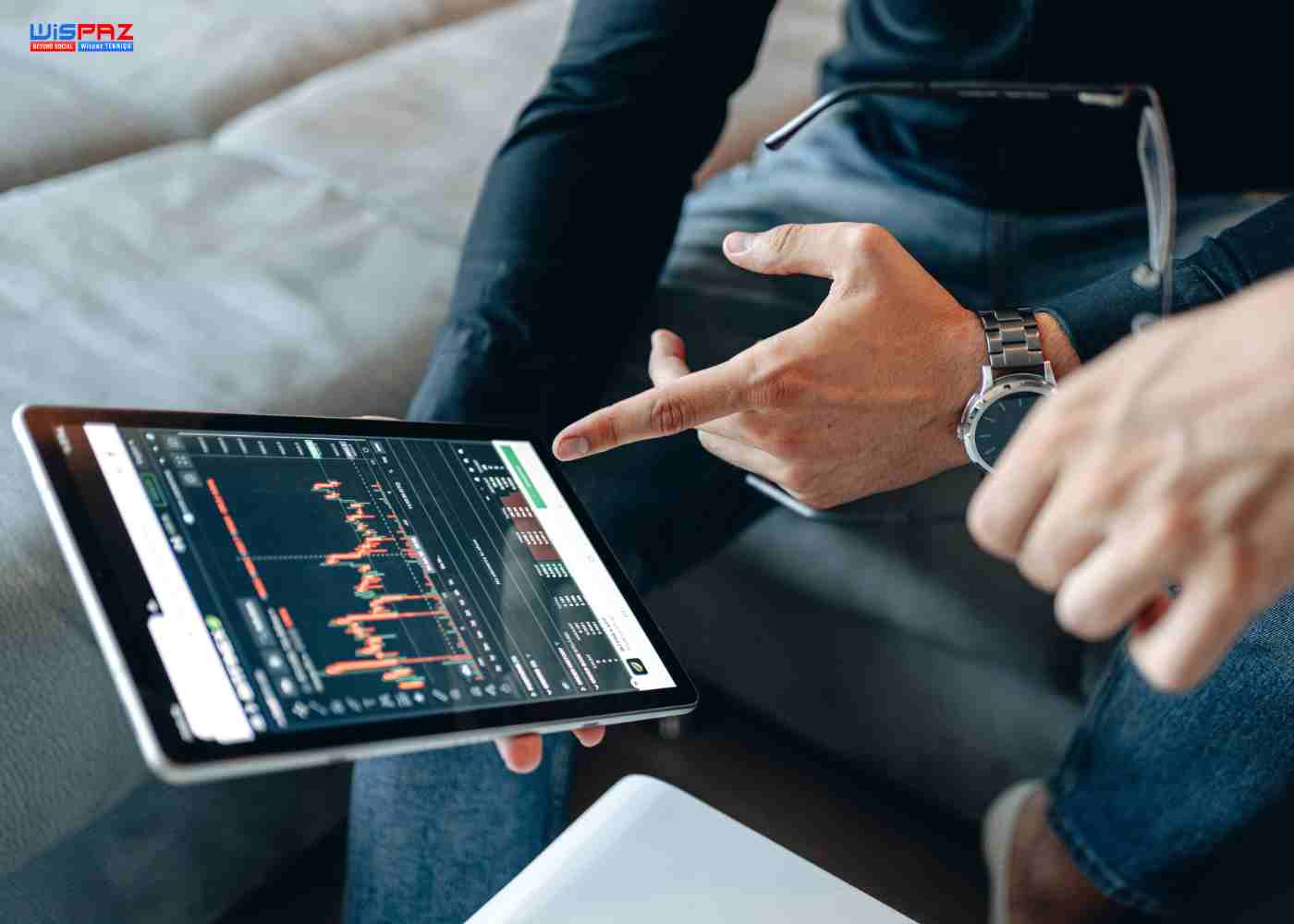 Advantages and Disadvantages of Using Online Brokers