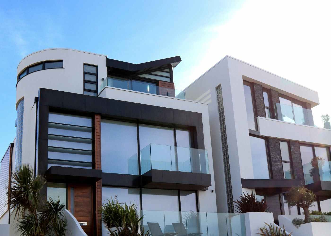 Experience the Height of Luxury: Building Your Dream Custom Home Today