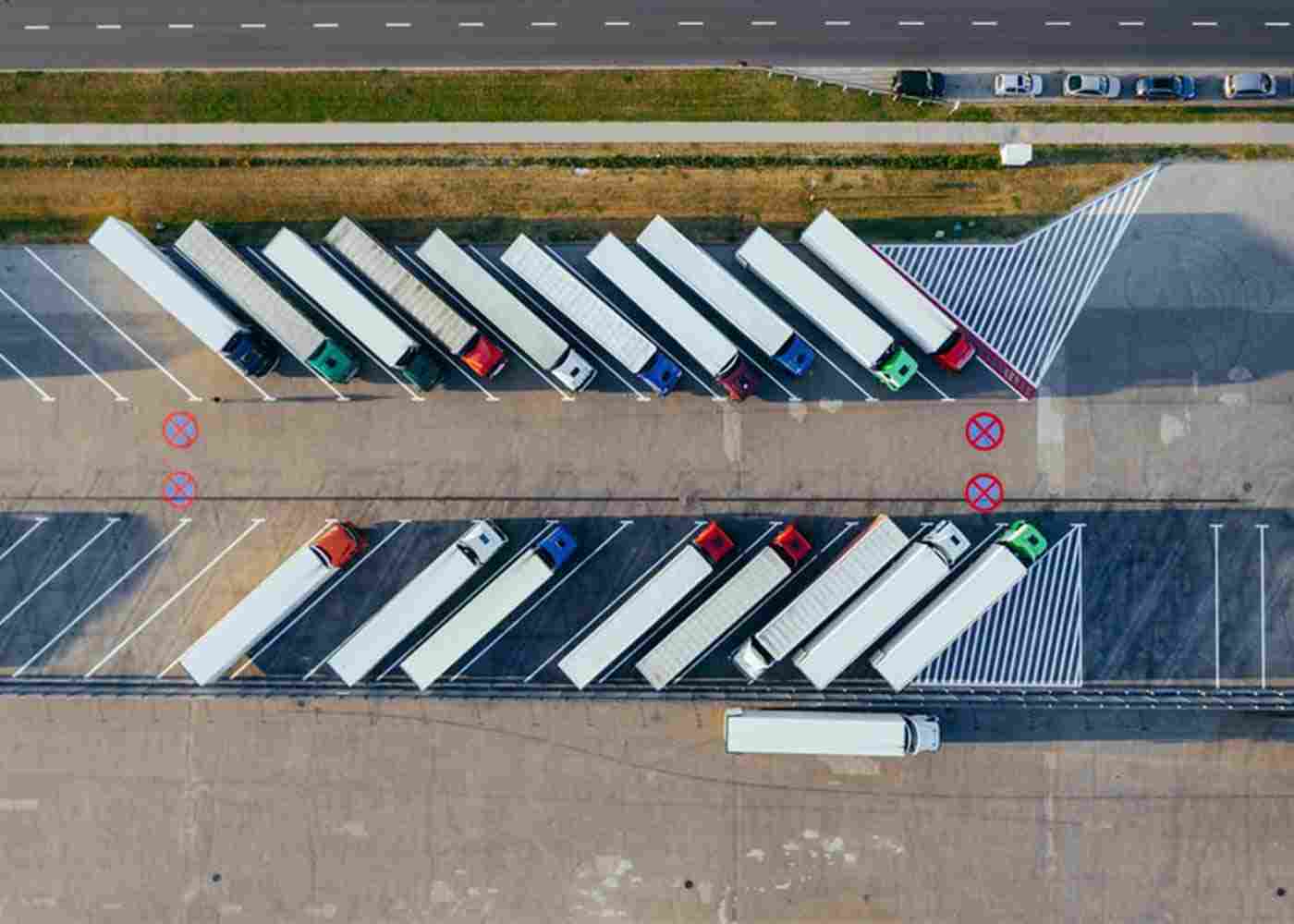 Complete guide on SaaS Logistic Software: Merits, Demerits & Costs