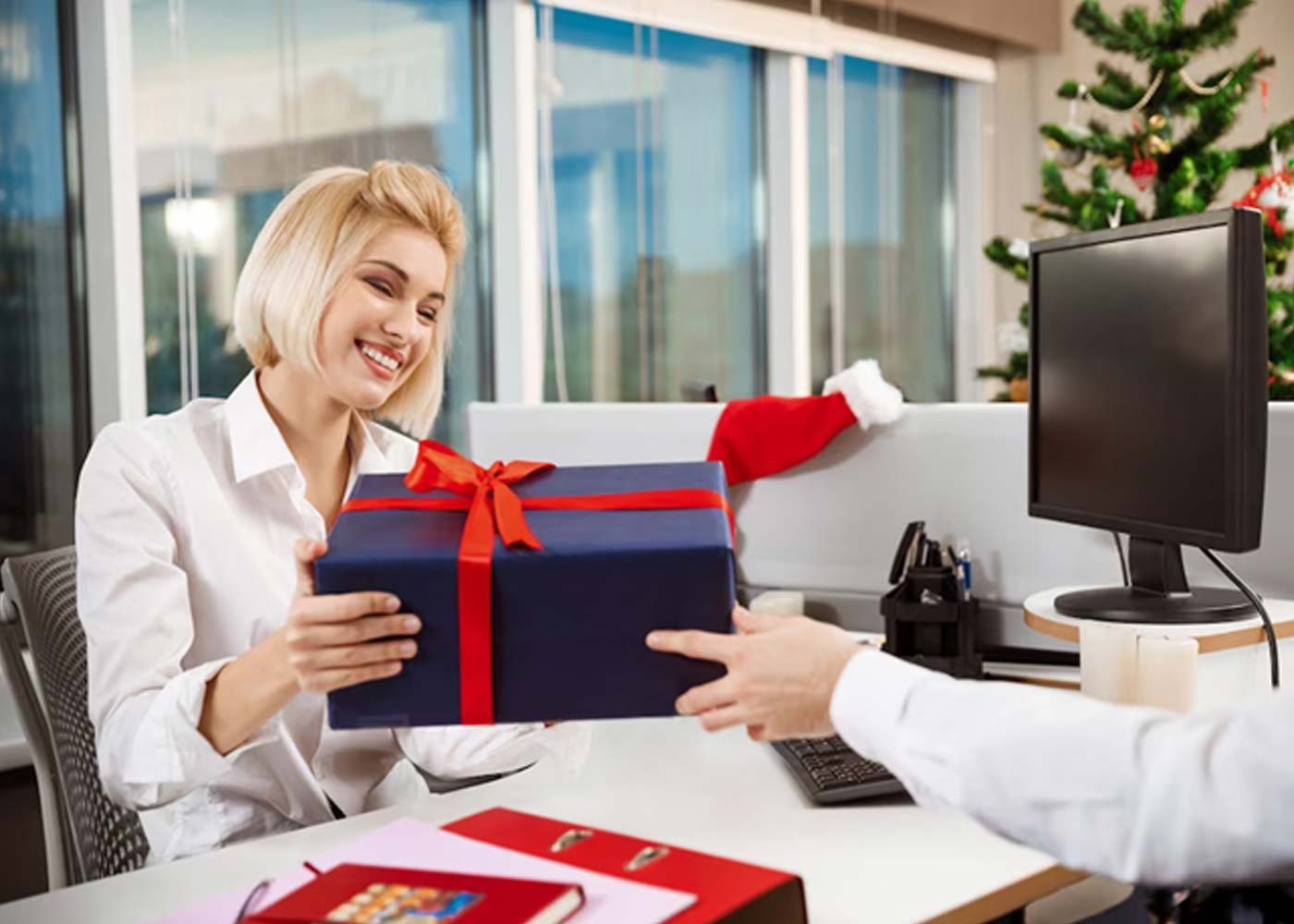 Corporate Gift Basket Ideas that Will Amaze Your Clients and Employees