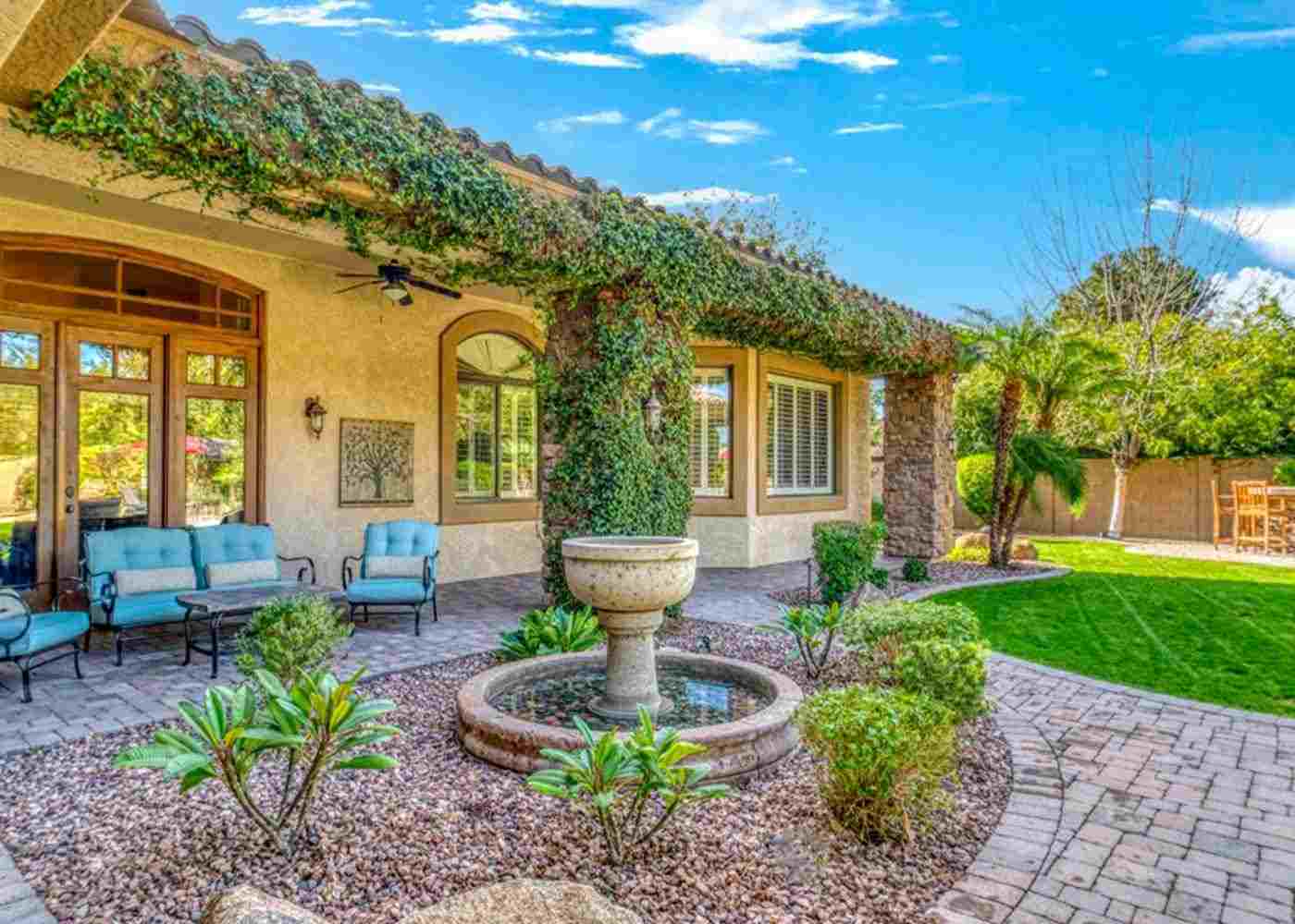 Creating Seamless Indoor-Outdoor Living in Your Custom Family Home