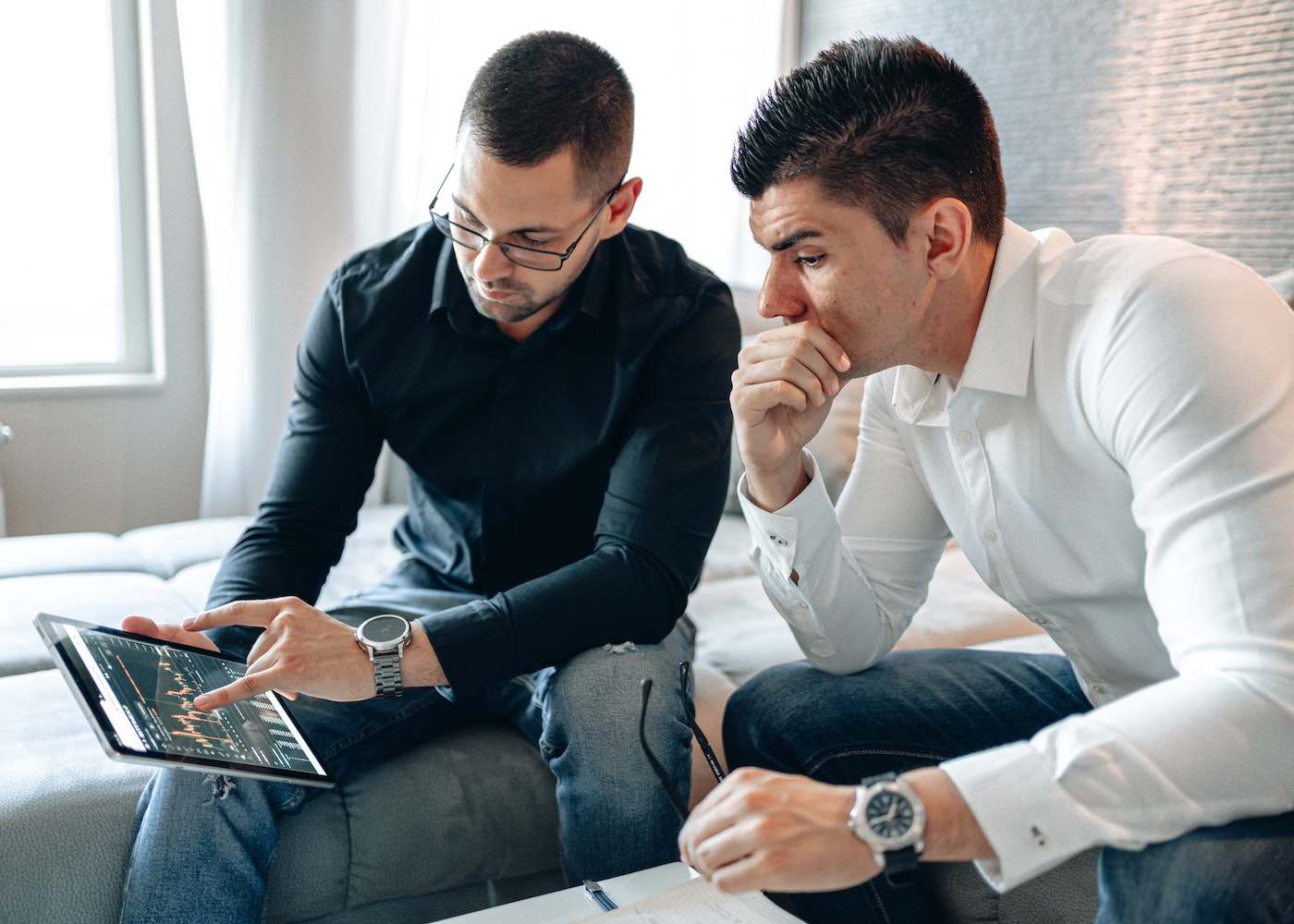 Digital Maximalism vs. Minimalism: Finding Your Tech Comfort Zone