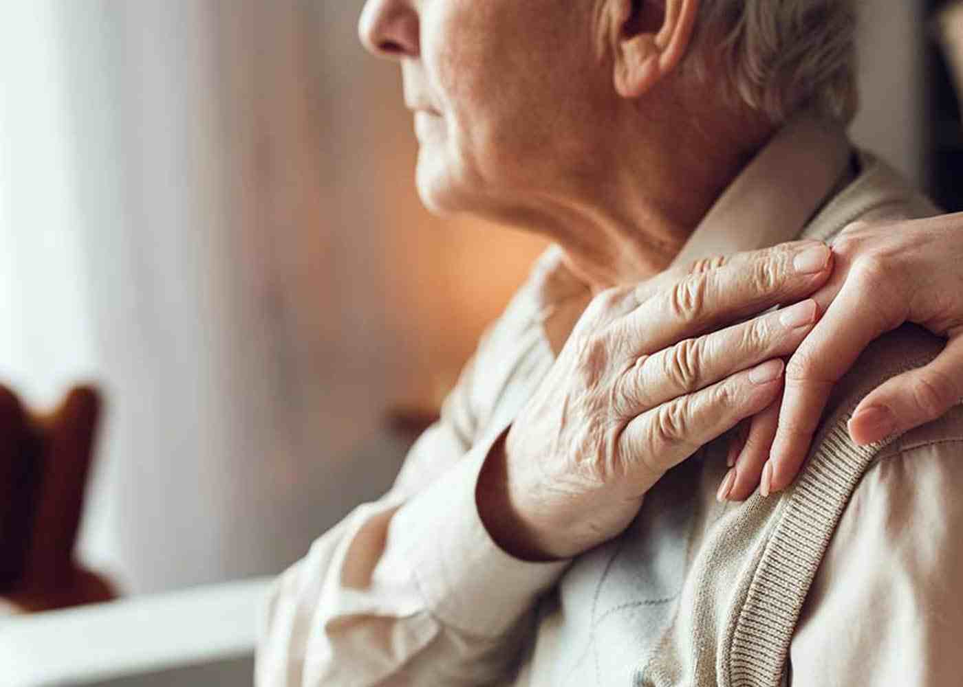 Early Stages of Dementia in an Older Relative: 10 Signs to Watch Out For