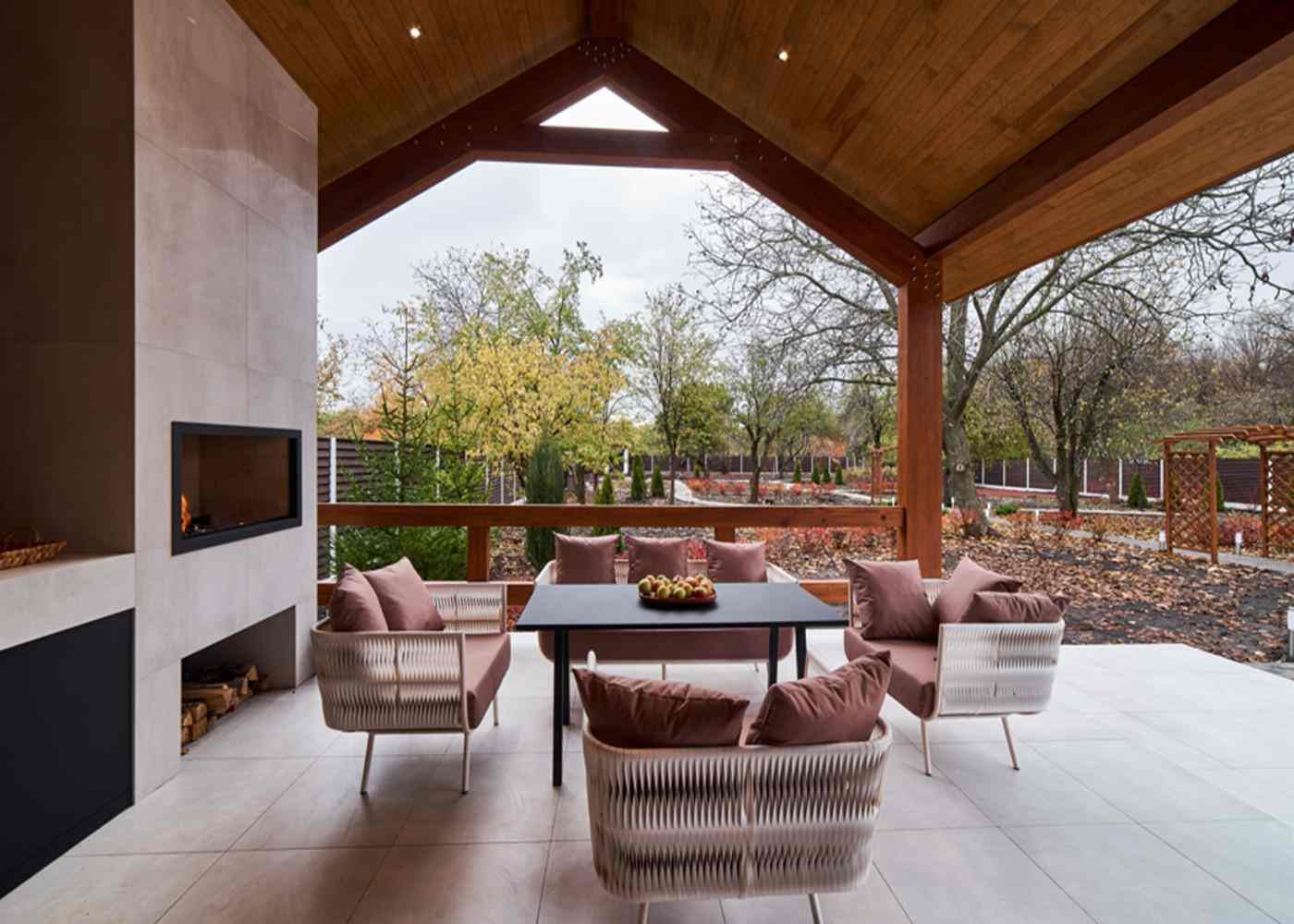 Elements Every Outdoor Entertaining Space Needs