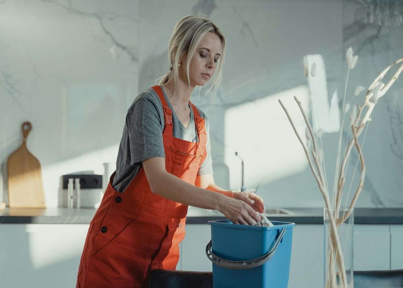 Enhancing the Ambiance of Your Home: The Unseen Benefits of Expert Cleaners