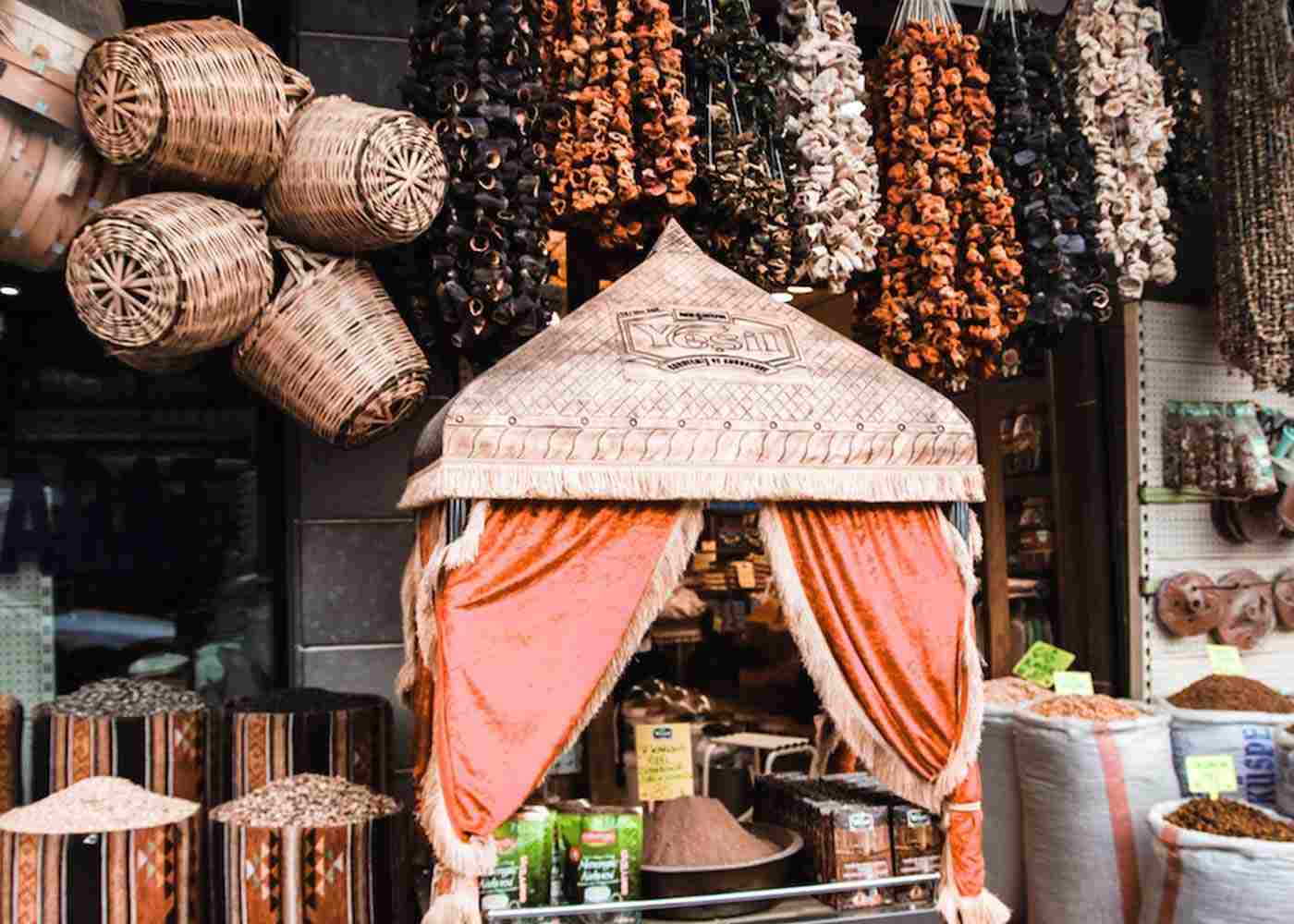 Gift Ideas to Fuel any Travel Lovers Wanderlust