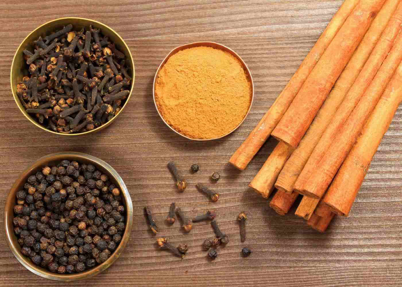 Health Benefits of Black Pepper and Cinnamon