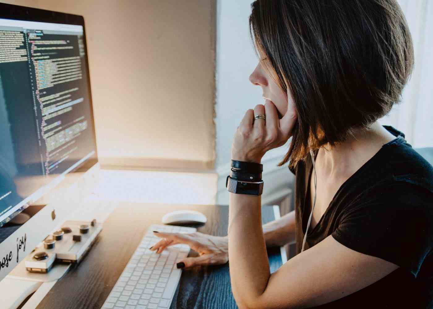 How a Business Administration Degree Can Help Boost Your Career in IT & Tech
