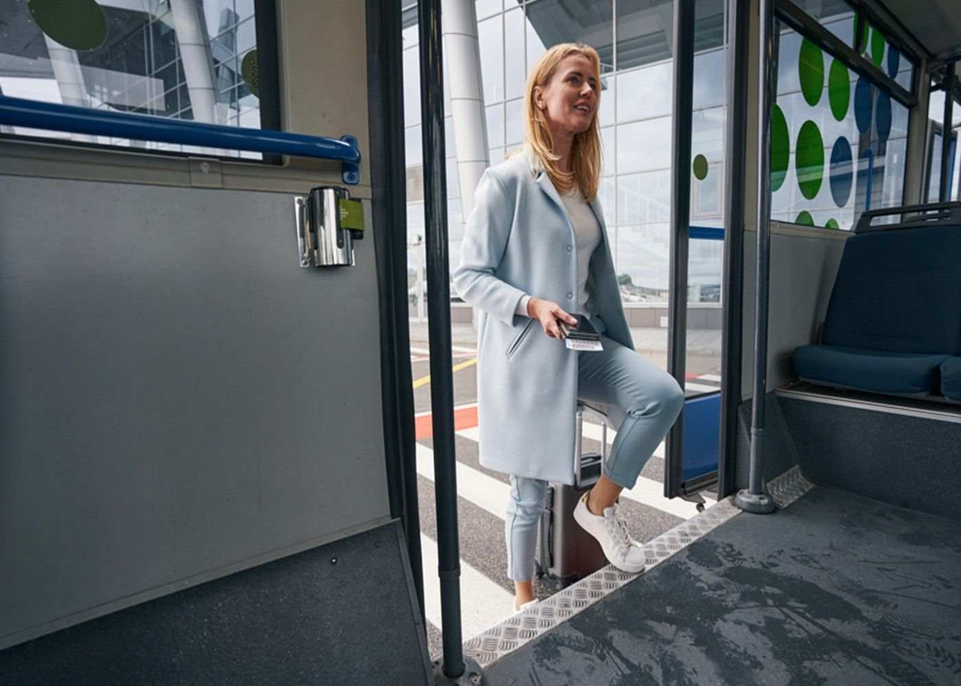 How Airport Shuttles Simplify Your Journey
