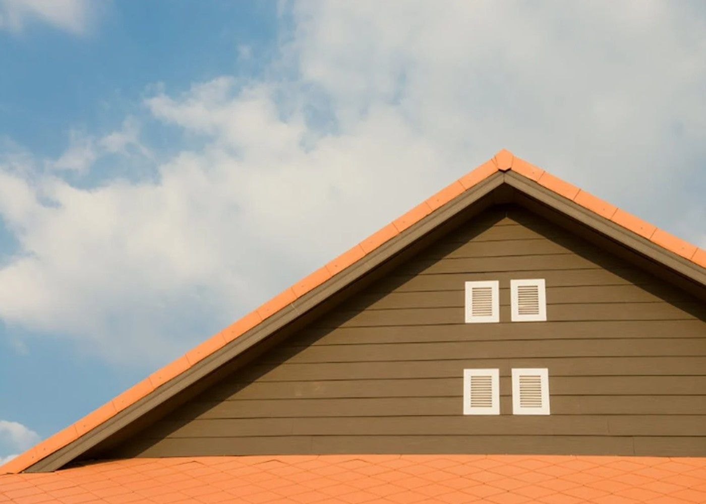 How Metal Roofing Transforms Homes with Style and Durability