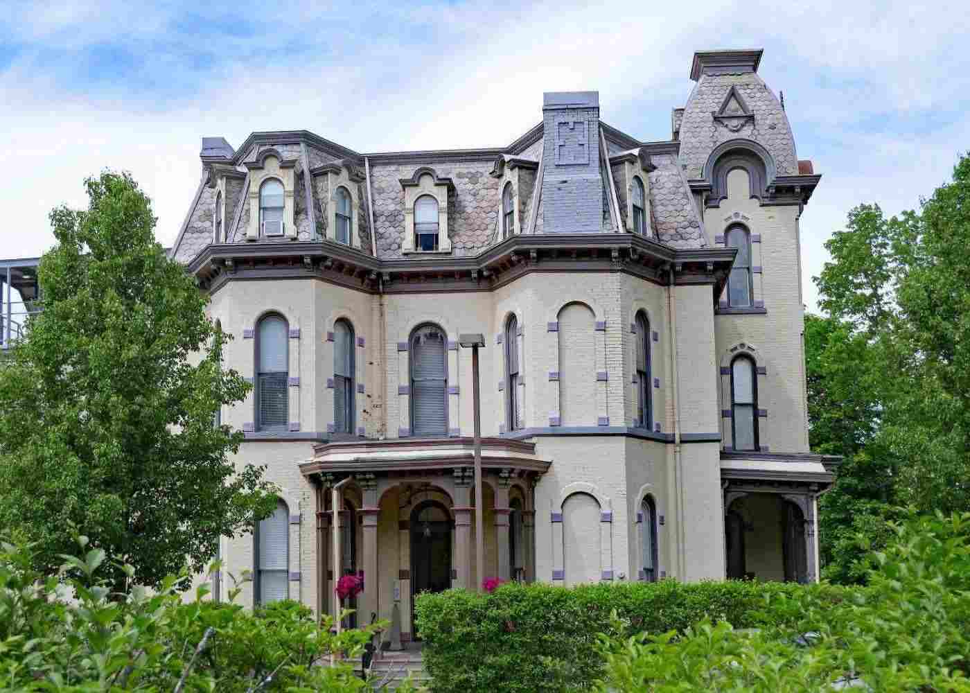 How Roofing Shapes Influence Home Architecture