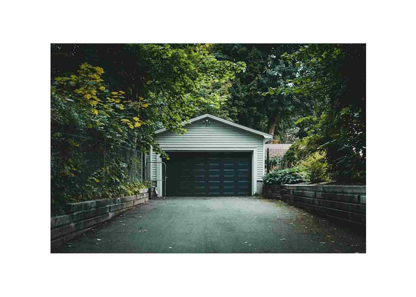 How to Choose the Right Garage Door Repair Service for Your Needs