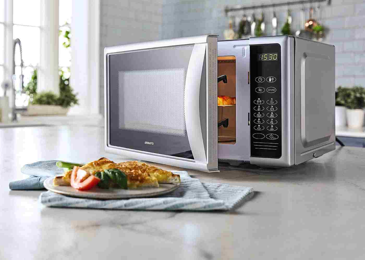 How to Clean a Microwave