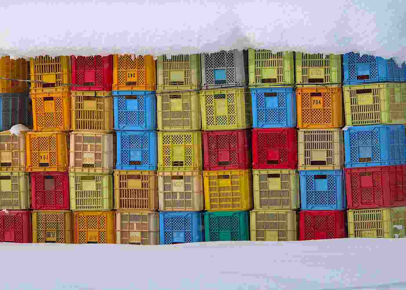 How to Maximize Storage with Stackable Plastic Crates