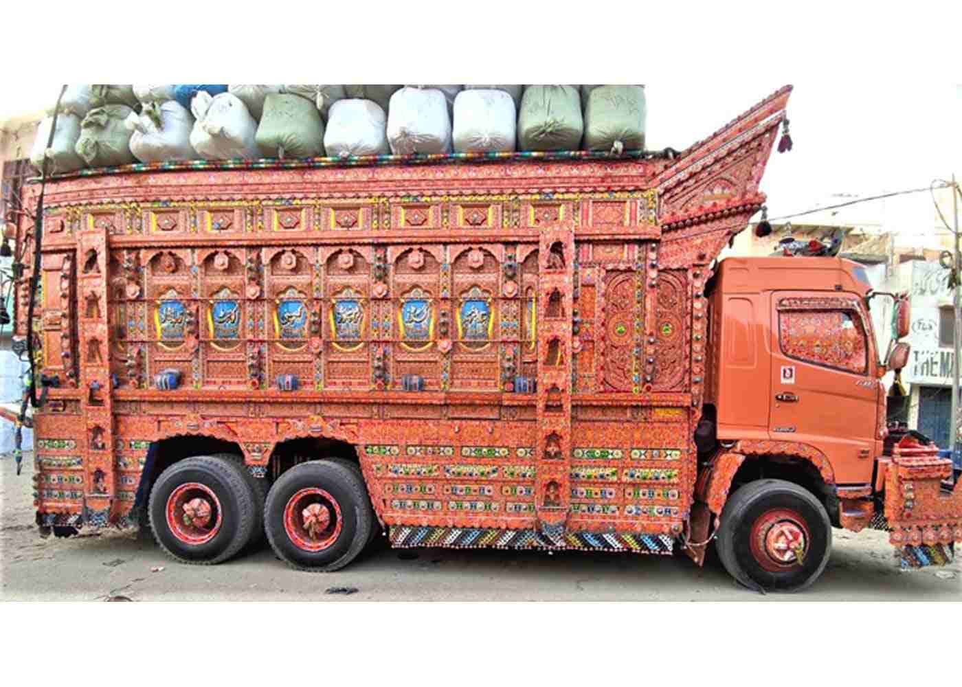 Pakistans Vibrant Calligraphy Truck Art