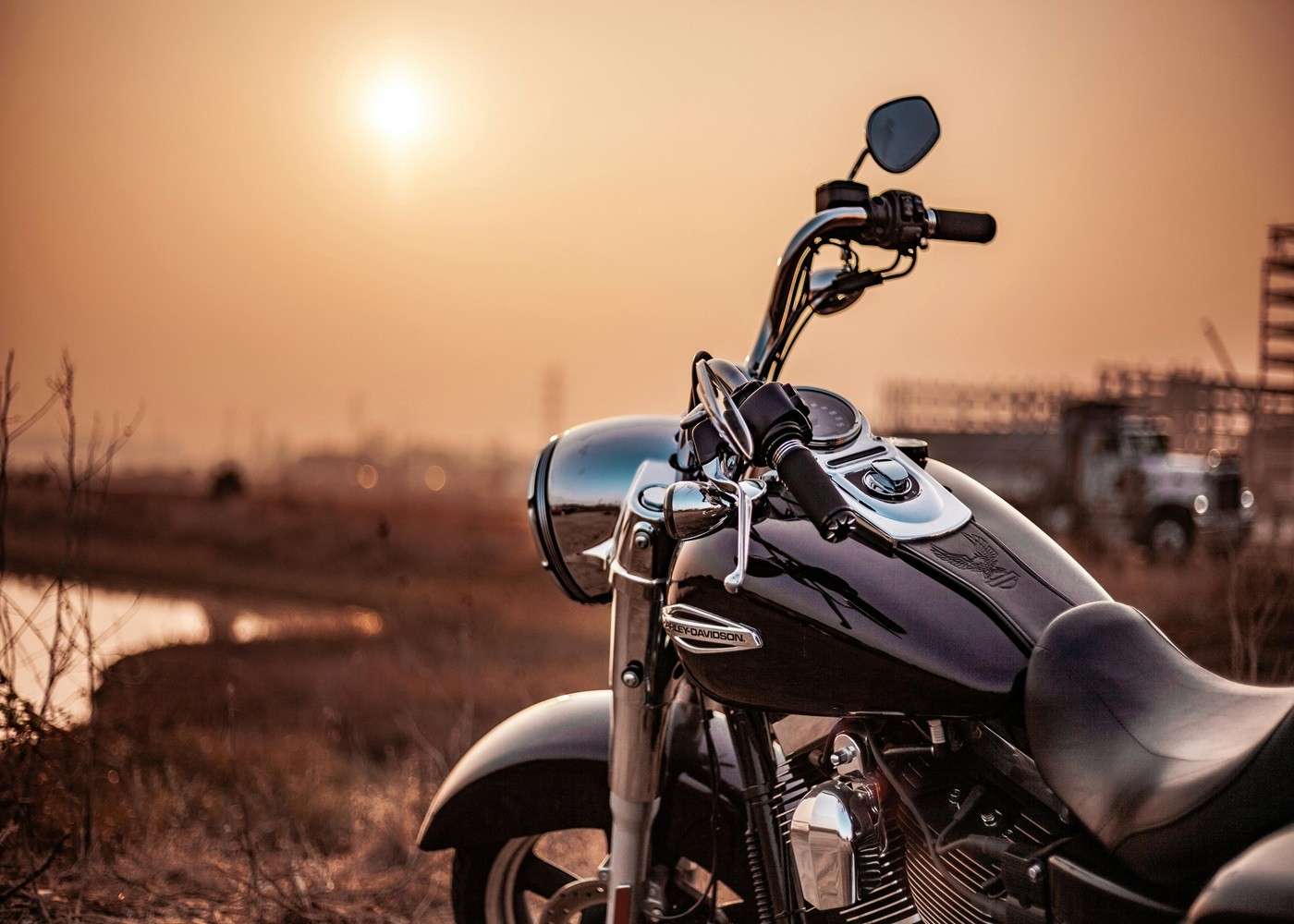 The Practical Benefits of Motorcycle Seats and Heat Shades