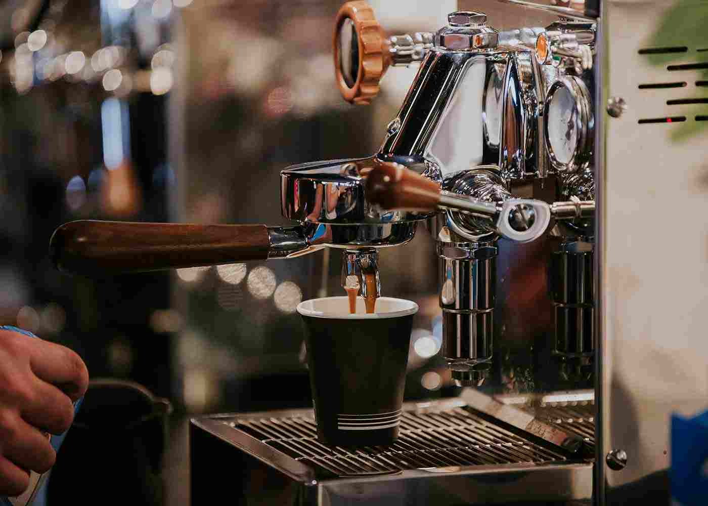 The Pros and Cons of Semi-Automatic and Fully Automatic Coffee Machines