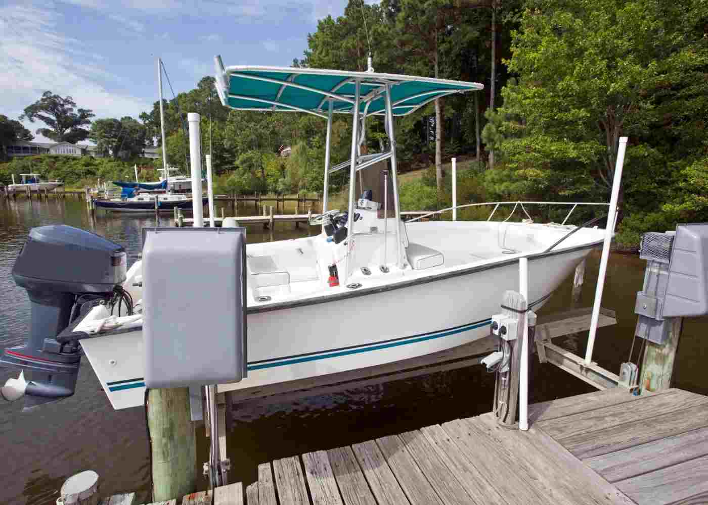 5 Advantages of Using a Boat Lift