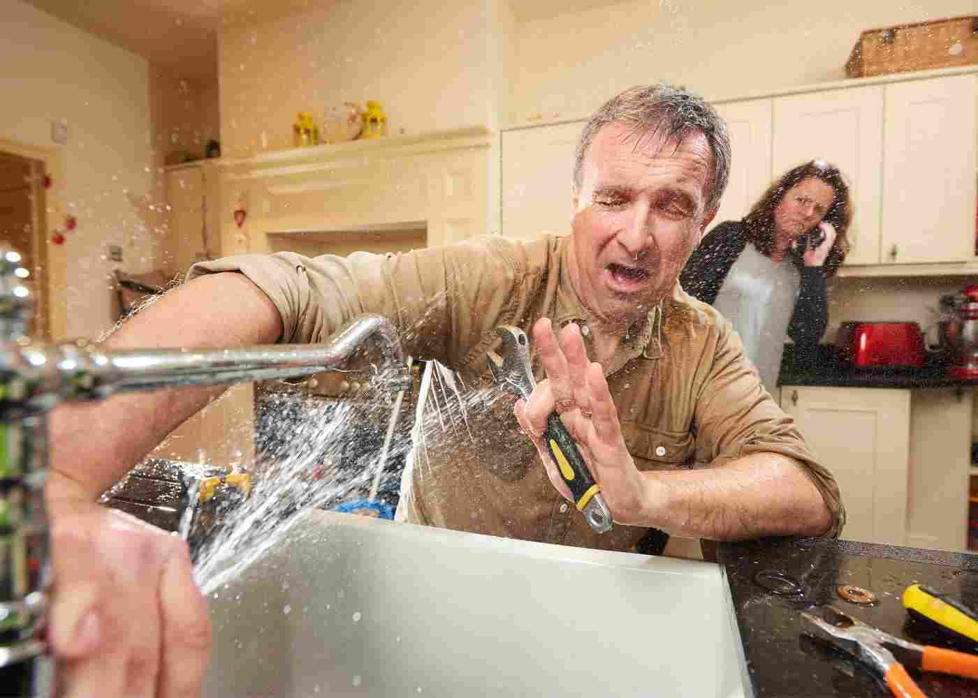 The Perks of Calling in Expert Technicians for Plumbing Emergencies