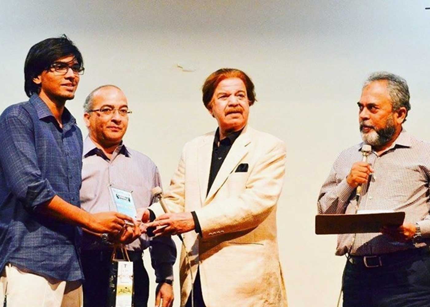 WAQAR SHIEKH - A Pakistani Artist promoting the value of theatres