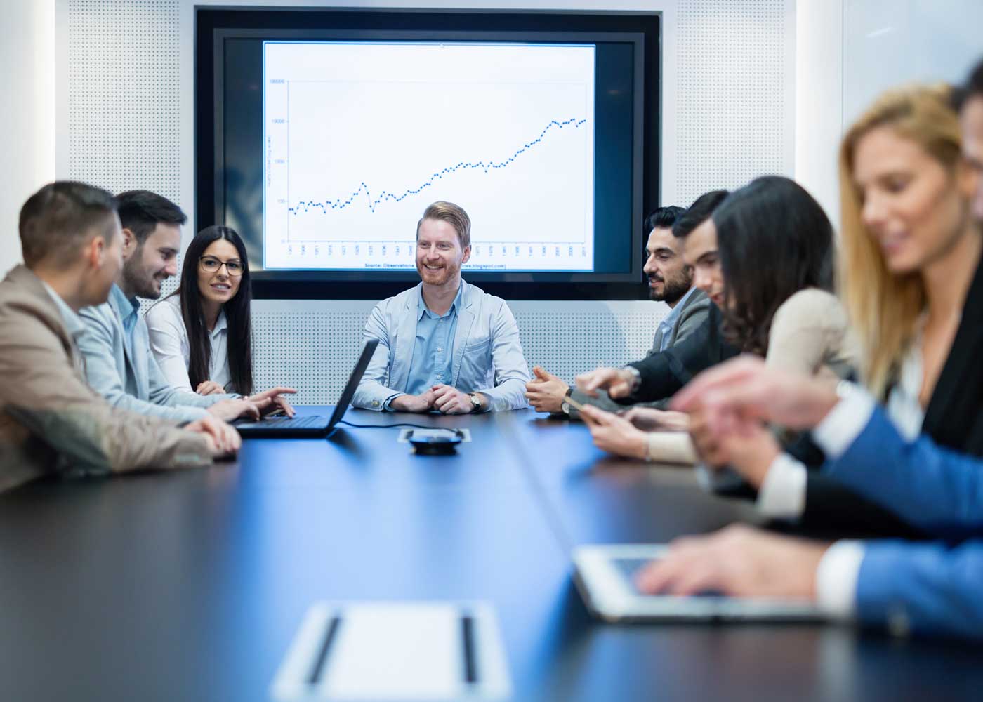 Why It's a Good Idea to Equip an Office with a Conference Room 