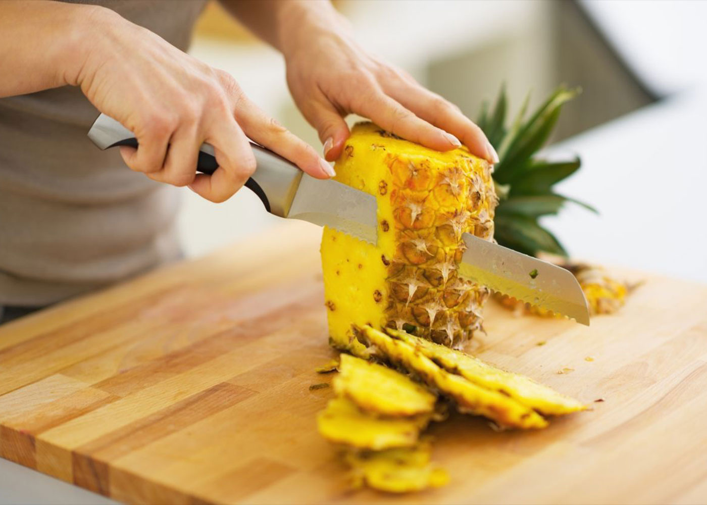 Benefits of Eating Pineapple for a Woman